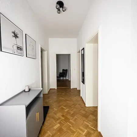 Apartment Erstklassige 3-zimmer *